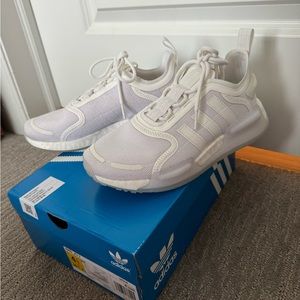 ✨ Adidas Kids White Sneakers ✨